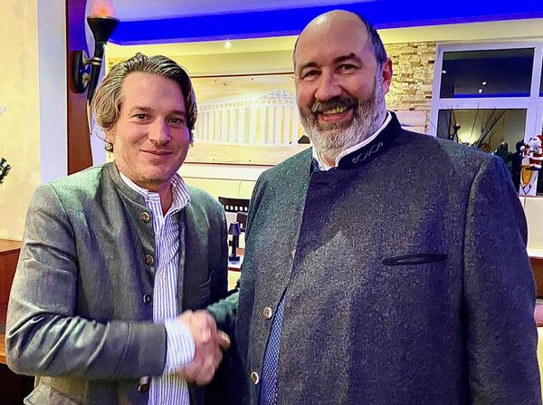 W&uuml;nschen sich einen gemeinsamen Erfolg ...